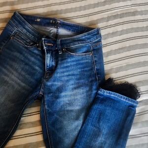 WHBM Classic-Rise Lace Hem Skinny Ankle Jeans